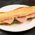 Λευκή-Μπαγκέτα-Ζαμπόν-Γκούντα